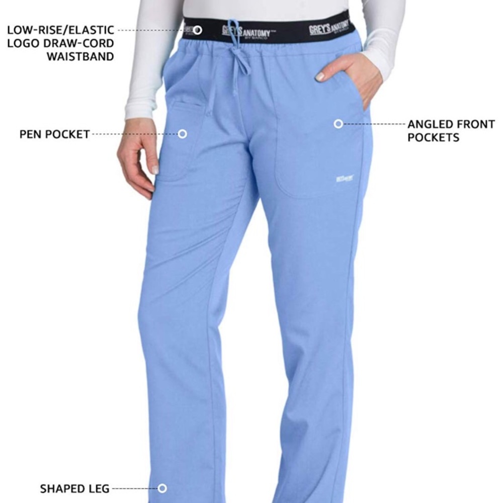 Grey's Anatomy Petite Active 3-Pocket Modern Fit